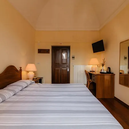Отель Casa Regina Montis Regalis Vicoforte