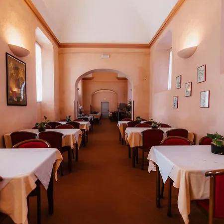 Casa Regina Montis Regalis *