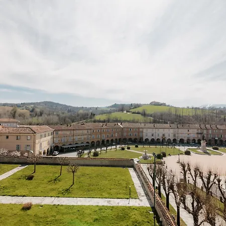 Casa Regina Montis Regalis *