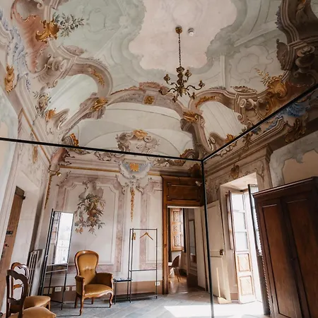 Casa Regina Montis Regalis *