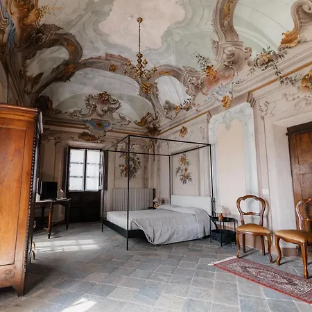 Casa Regina Montis Regalis Отель *