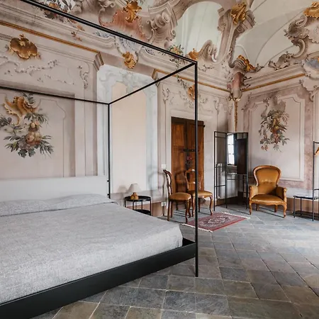 Отель Casa Regina Montis Regalis *