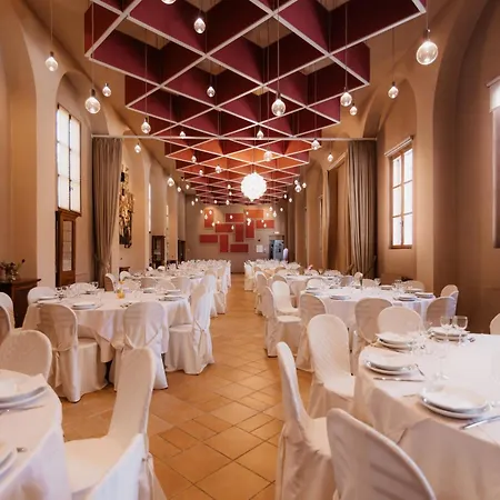 Casa Regina Montis Regalis