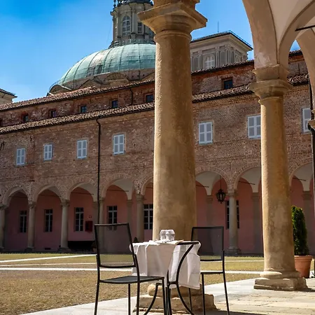 ホテル Casa Regina Montis Regalis *