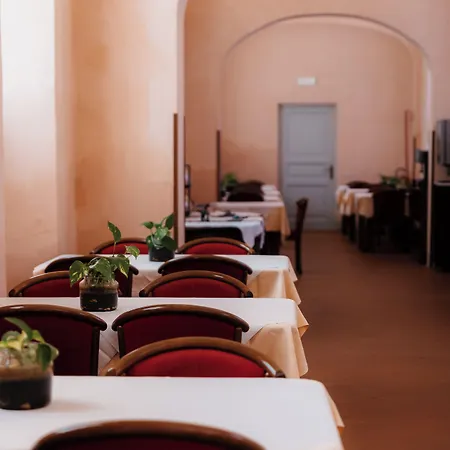 Casa Regina Montis Regalis Hotel