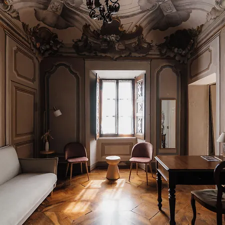 Casa Regina Montis Regalis Hotel *