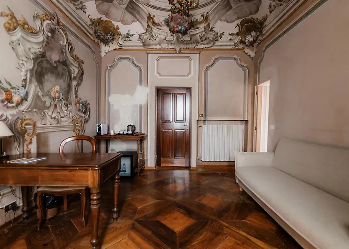 Casa Regina Montis Regalis