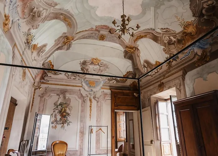 Casa Regina Montis Regalis *