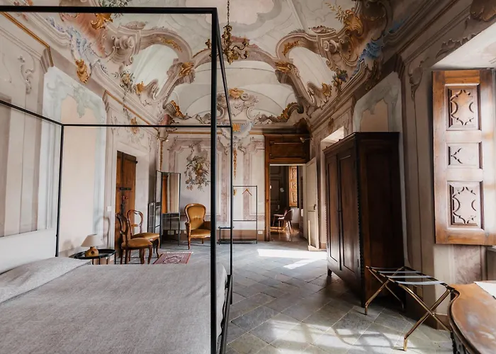 Casa Regina Montis Regalis *