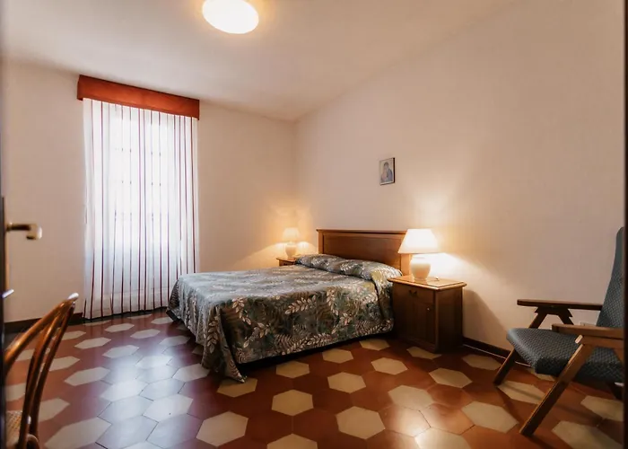 Casa Regina Montis Regalis *