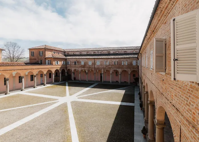 فندق Casa Regina Montis Regalis *